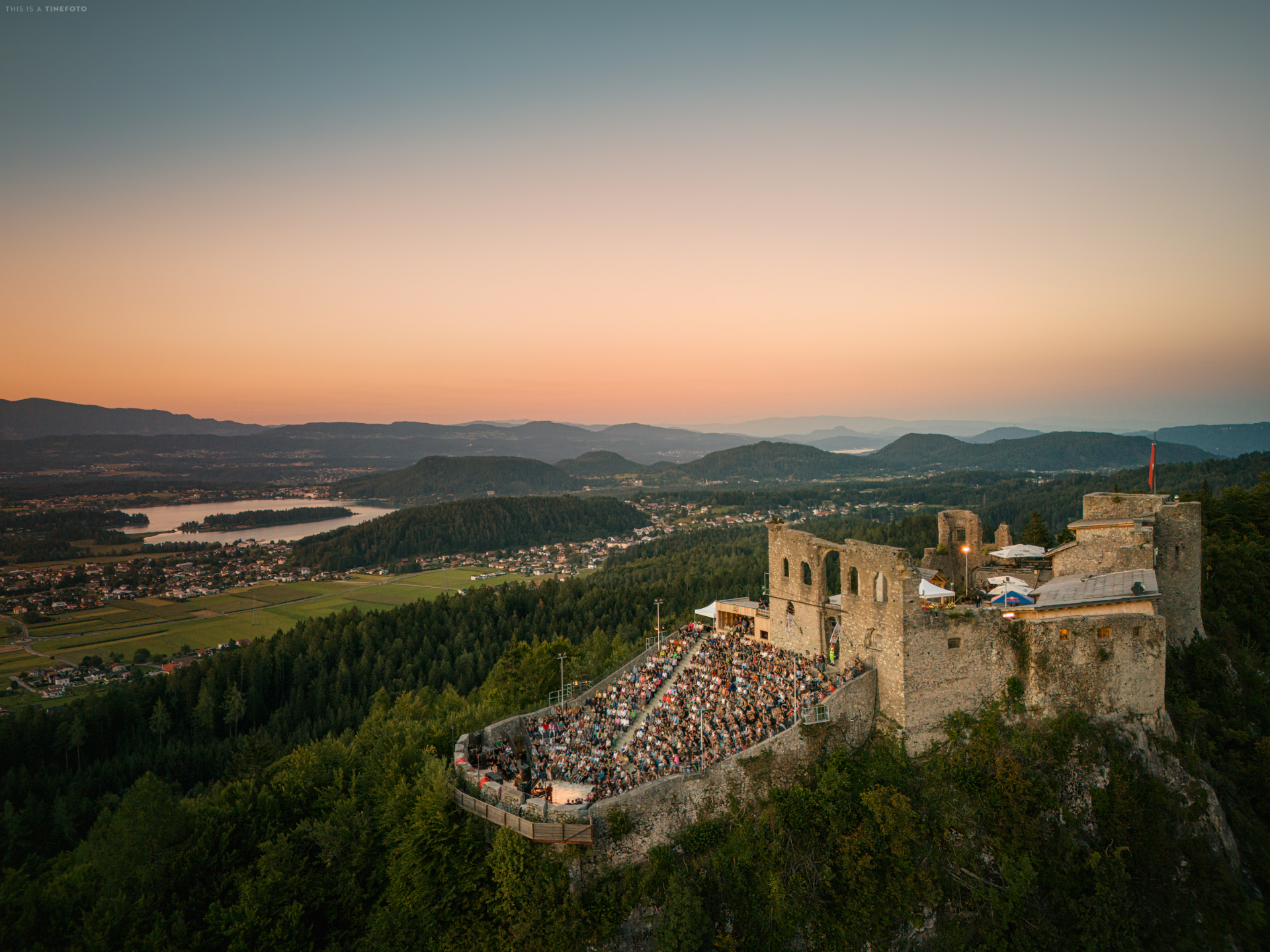 Open-Air-Veranstaltung in der Burgruine Finkenstein